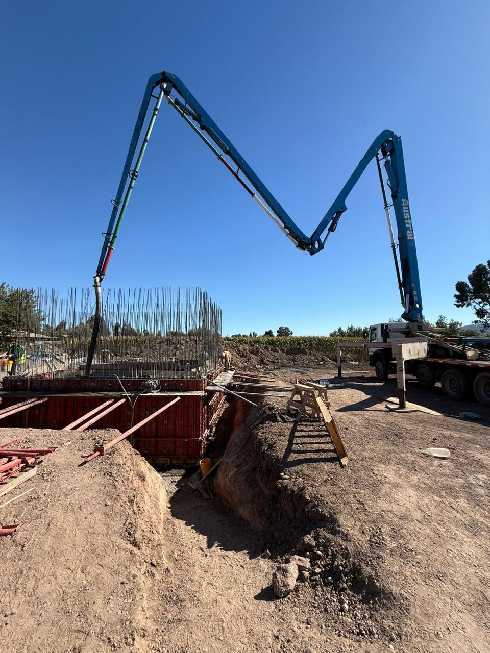 BOMBEO HORMIGON PLANTA TRATAMIENTO